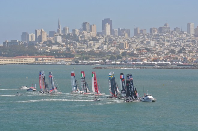 Oracle Racing Coutts - lines up at the windward end of the line - collision inevitable as there is no gap to leeward © Christophe Favreau http://christophefavreau.photoshelter.com/